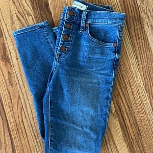 EUC Madewell 9” mid-rise button-fly skinny crop jeans, sz 25.